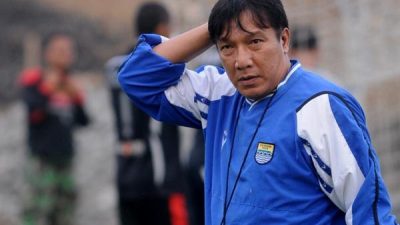 Debut Berkesan Robby Darwis Kala Didapuk Jadi Pelatih Caretaker Persib