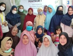 Sambangi Parongpong Bandung Barat, Mahasiswa Poltekesos Berbagi Ilmu Cara Membuat Torakur