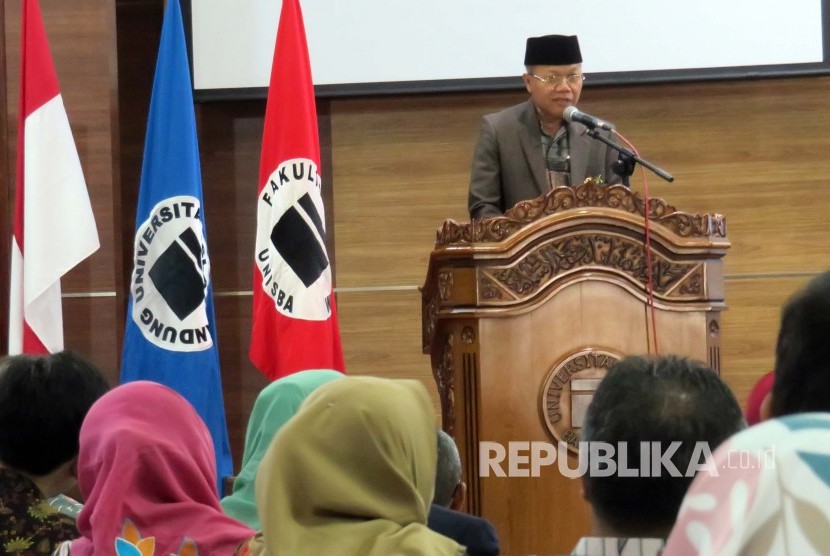 rektor universitas islam bandung unisba prof edi setiadi menyampaikan 191022133316 440