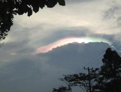 Wow, Ada Fenomena Cahaya Warna-warni di Langit