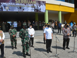 Pangdam III/Siliwangi Dampingi Panglima TNI dalam Serbuan Vaksinasi Massal COVID-19 TNI-Polri di Bandung