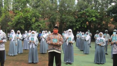 Sambut Hari Guru, SMAN 1 Banjar Luncurkan Buku ‘Pemuda Milenial Memaknai Kepahlawan’