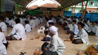 selain dana bop kemenag juga bantu pesantren dan madrasah terdampak covid19 qgv 620x400 1