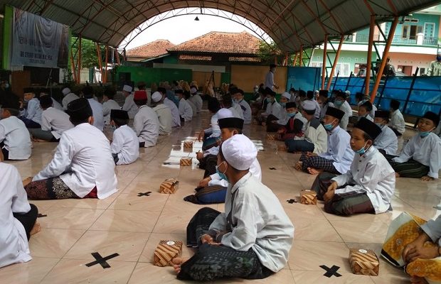 selain dana bop kemenag juga bantu pesantren dan madrasah terdampak covid19 qgv 620x400 1