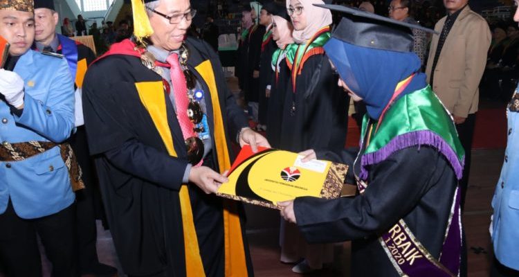 wisuda upi 750x400 1