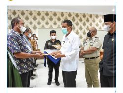 Wabup Pangandaran Serahkan 641 Sertifikat Redistribusi Tanah
