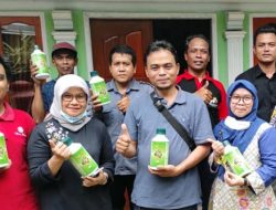 Kementerian Pertanian Beri Bantuan Pupuk Hayati Cair Organik untuk Petani di Pangandaran