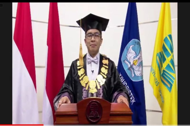 ut wisuda 77 pekerja migran indonesia di taiwan SZW2BNALFc