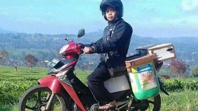 Penjual Tahu Keliling Asal Cimaung Bandung Sukses Kelola Taman Bacaan