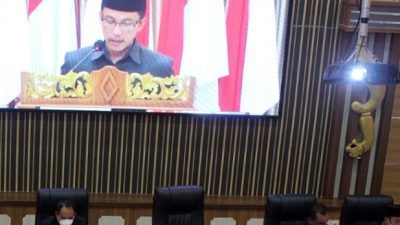 Sekretaris Fraksi PDI Perjuangan Mamat Rohimat