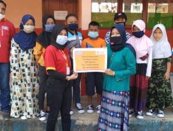 300 Anak di Kabupaten Bandung Barat Dapat Sepatu Sekolah Gratis