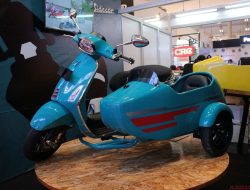 Vespa Matik Kreasi Mahasiswa Unpas Sedot Perhatian Pengunjung GIIAS 2022