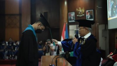 unisba mewisuda 1 757 orang lulusan dari program doktor magister 220827194230 118