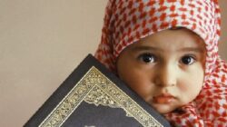 6. Cara Mendidik Anak Perempuan Dalam Islam Dengan Lemah Lembut id.theasianparent.com