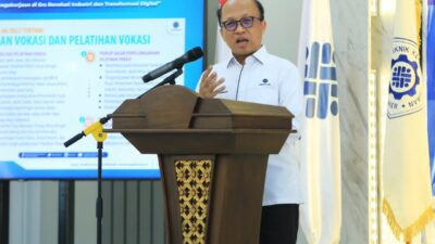 sekretaris jenderal kementerian ketenagakerjaan anwar sanusi rcwv