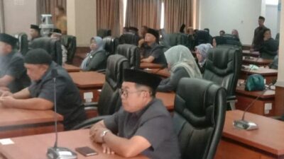 Rapat DPRD Pangandaran