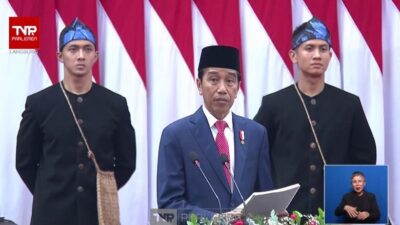 jokowi umumkan kenaikan gaji pns