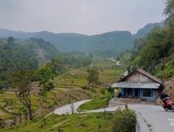 Menjelajahi Keindahan Puncak Cisaranten di Cimenyan Kabupaten Bandung