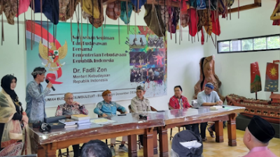 Hadiri Saresehan Budaya di Ciumbuleuit Bandung, Menteri Kebudayaan Janji Benahi Pengelolaan Dana Abadi