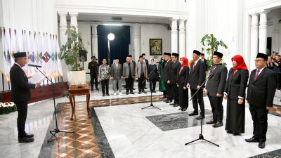 Lantik Anggota KPID Jawa Barat, Bey Machmudin Sampaikan Poin Penting Soal Pengawasan Penyiaran