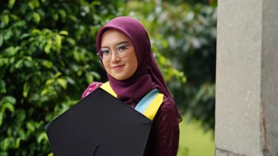 Hayya Raisa Maharani, Usia 20 Tahun Lulus Sarjana UGM dan Raih Predikat Cumlaude