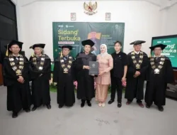 Wakil Wali Kota Bandung Resmi Sandang Gelar Doktor, Lulus Cumlaude dari Sekolah Pascasarjana Uninus
