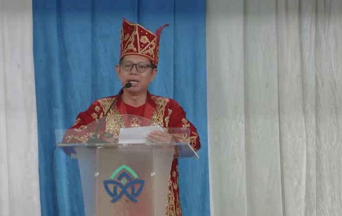 iskandar nazari saat membawakan orasi ilmiah dalam acara pengukuhan guru besar uin sts jambi rabu 1452025 1747227671591