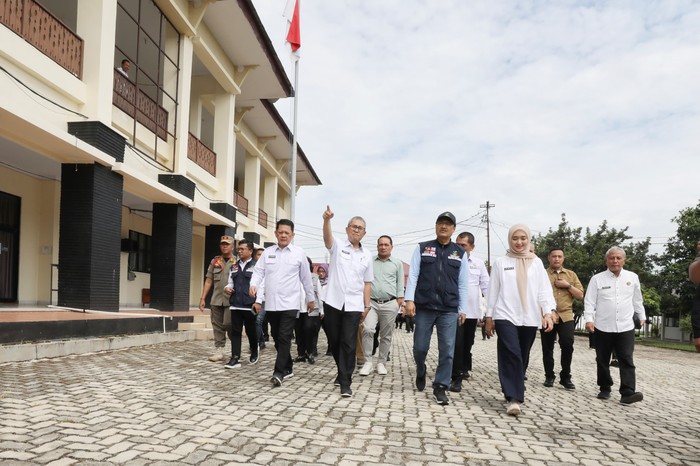 mensos tinjau calon lokasi sekolah rakyat di lampung 1747038674876
