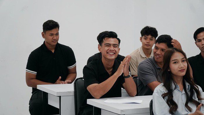 pratama arhan masuk kelas dan bikin heboh teman kampusnya 1746856626272 169