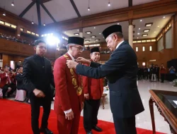Ketua MWA Lantik Prof. Didi Sukyadi Jadi Rektor UPI Periode 2025-2030