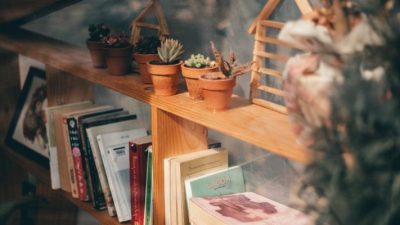 7 Tips Agar Buku tak Menguning dan Cepat Rusak