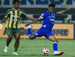 Bungkam PSBS Biak, Persib kembali Naik ke Puncak Klasemen