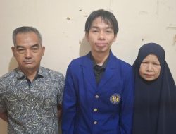 Betran Yunior, Anak Penjual Es Teh Jadi Wisudawan dengan IPK Tertinggi di UNY