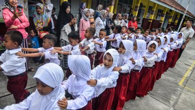 Hari Pertama Masuk Sekolah di 2026, Kemendikdasmen Minta Siswa Lakukan Hal Ini di Pagi Hari