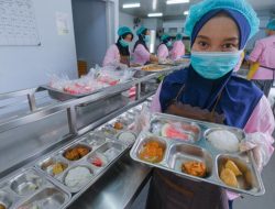 Guru-Dosen Gugat Program Makan Bergizi Gratis ke MK, Bahasan Anggaran MBG Keliru!