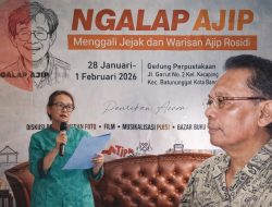 Sastrawan Sunda Aan Merdeka Permana Mendapat Anugerah Hadiah Jasa dari Yayasan Kebudayaan Rancage