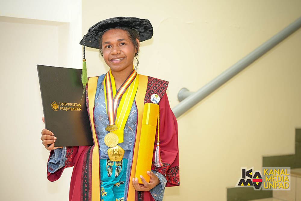 Steffani Yolin Israel Kambu