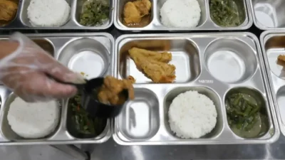 dpr tegaskan program mbg tak pakai dana pendidikan fbd