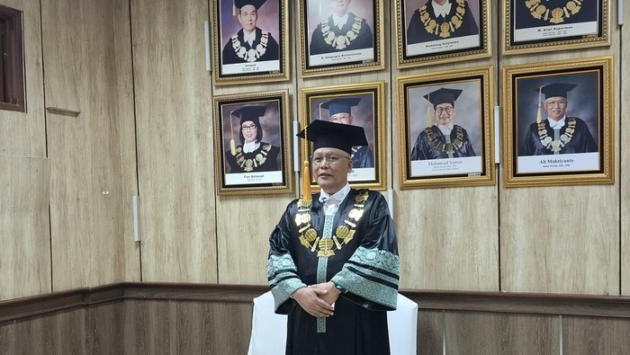 rektor universitas terbuka 1769941068361 169