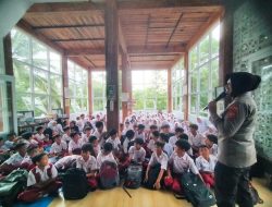 Polisi Sahabat Anak di Kampung Ramadan Komunitas Gada Membaca 1447 H.