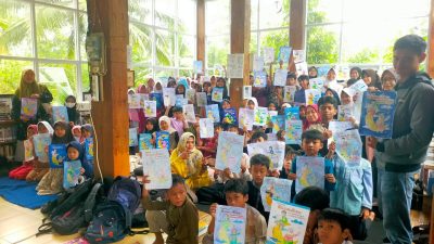 Workshop Mewarnai di Kampung Ramadan Komunitas Gada Membaca, Kenalkan Literasi Visual kepada Anak-anak 5 WhatsApp Image 2026 03 07 at 16.32.23