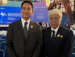 Momen Haru Saat Ayah dan Anak Dapat Penghargaan sebagai Dosen ITB Berprestasi