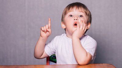 Kenapa Anak Sering Bertanya kepada Orang Tua? Ini Alasannya