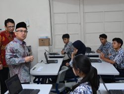 Tinjau TKA Jenjang SMP di Kota Bandung, Wamendikdasmen Atip Latipulhayat Bilang Begini