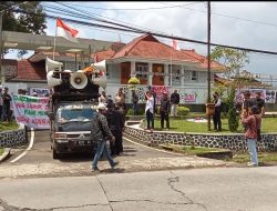 Korban Pembebasan Lahan Tol Cisumdawu Geruduk PN Sumedang, Minta Presiden Prabowo Beri Atensi