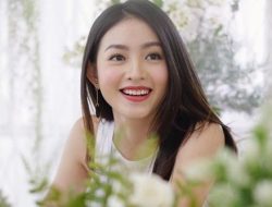 Aktris Natasha Wilona Beri Tips agar Lulusan Perguruan Tinggi Cepat Kerja   