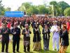 Pergelaran Seni Kolosal Meriahkan Hardiknas 2026, Mendikdasmen pun Ikut Bernyanyi