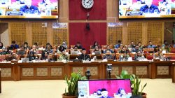 Dua Jempol untuk Mendikdasmen, Komisi X DPR: Negara Harus Beri Solusi yang Adil untuk Guru Non-ASN
