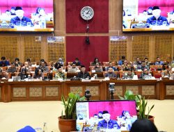 Dua Jempol untuk Mendikdasmen, Komisi X DPR: Negara Harus Beri Solusi yang Adil untuk Guru Non-ASN