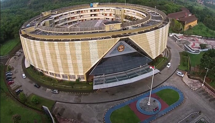 gedung rektorat unpad 1